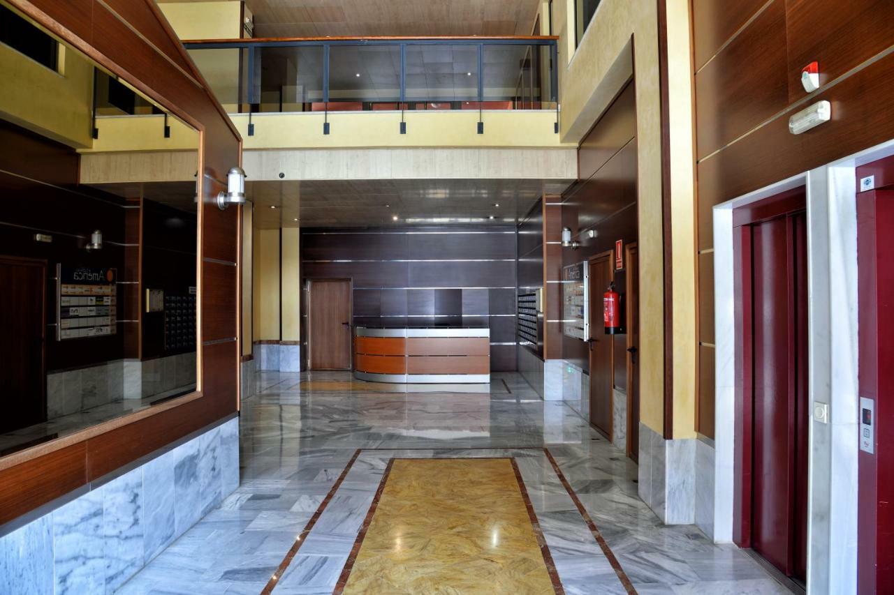 Apartamentos La Estación Málaga Exterior foto